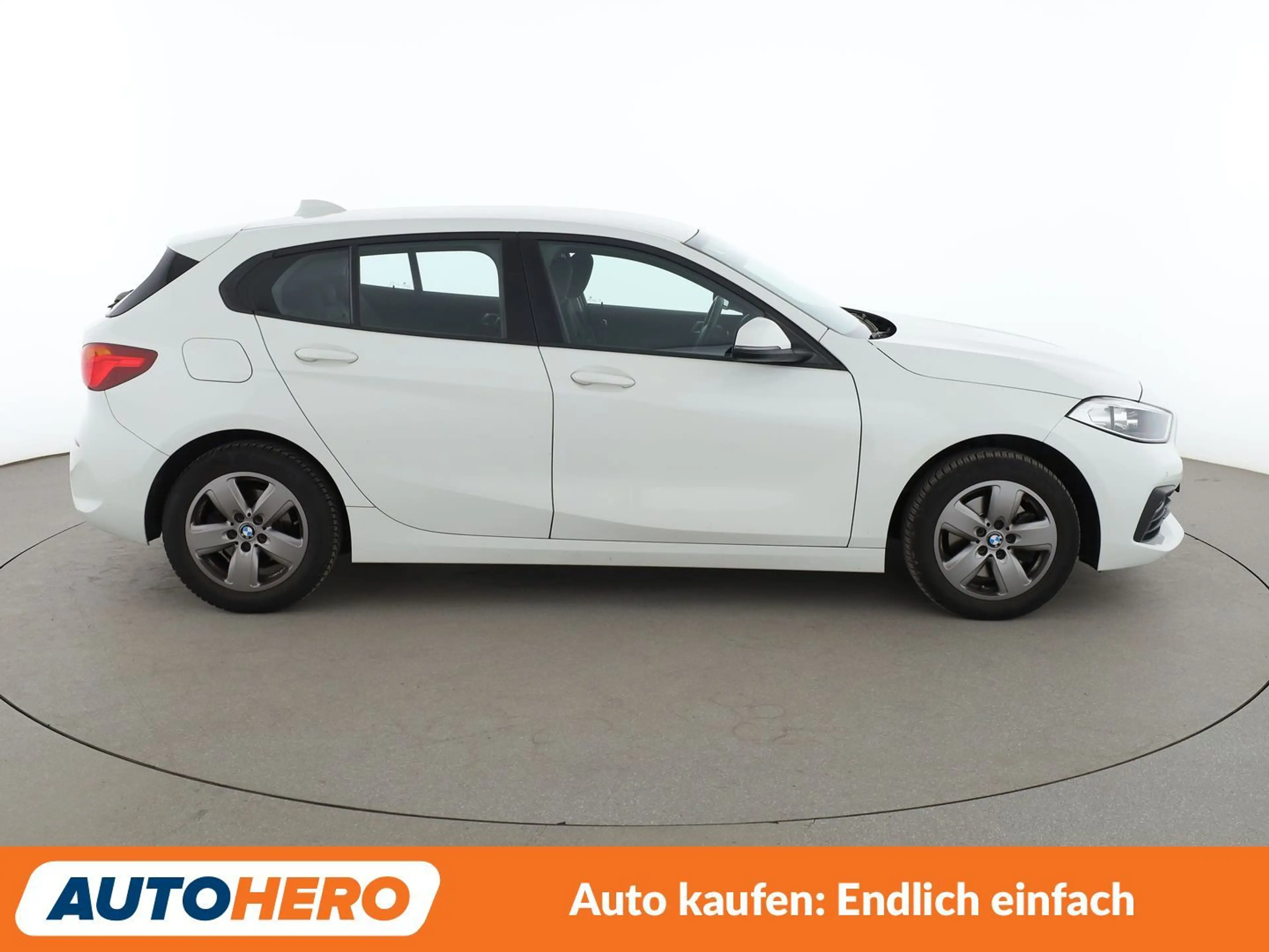 BMW 118 i  Aut.*NAVI*PDC*LIM*SHZ* — photo 7