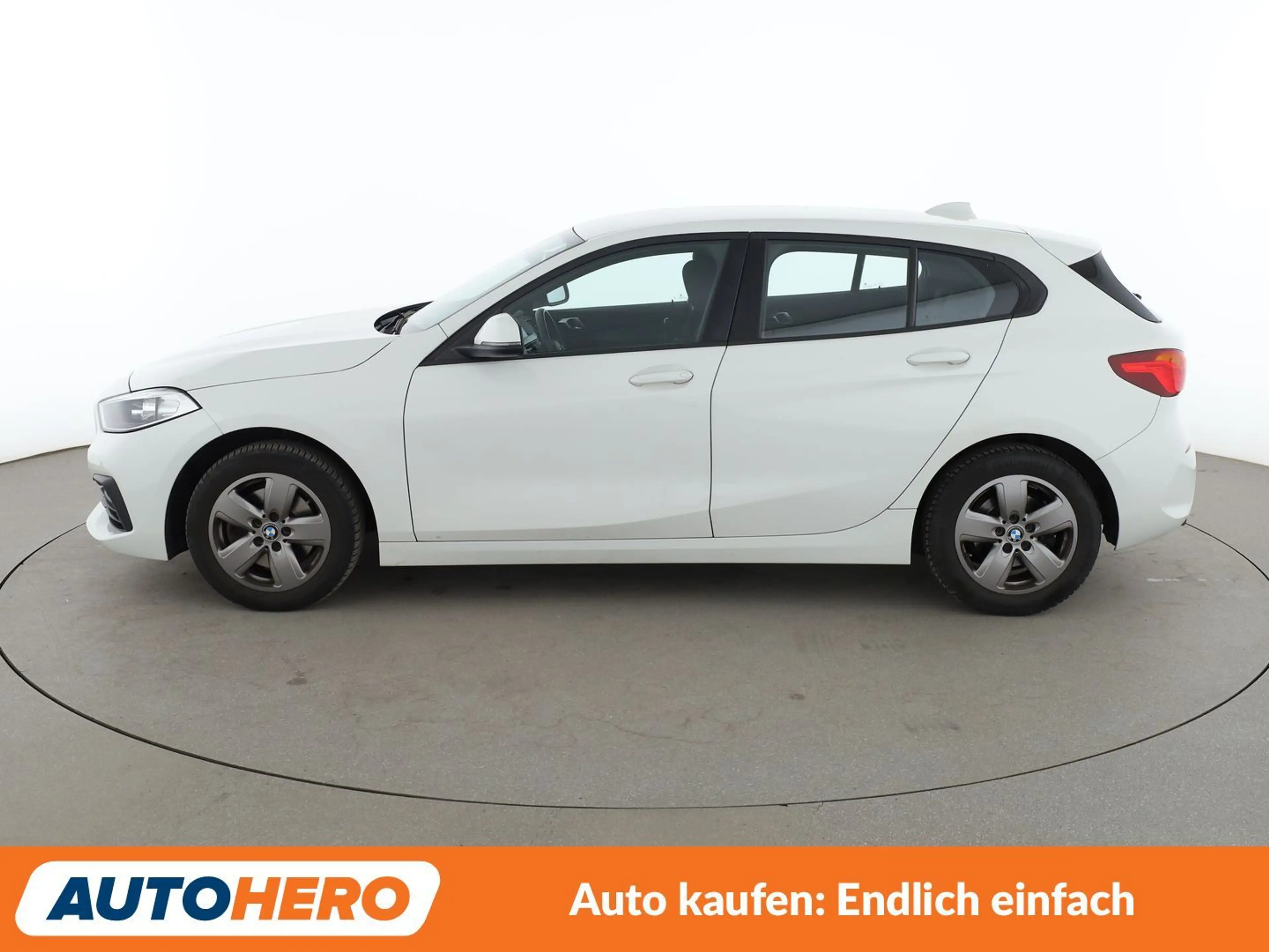 BMW 118 i  Aut.*NAVI*PDC*LIM*SHZ* — photo 3