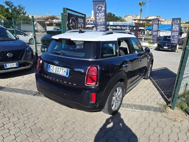 Mini Countryman view 4