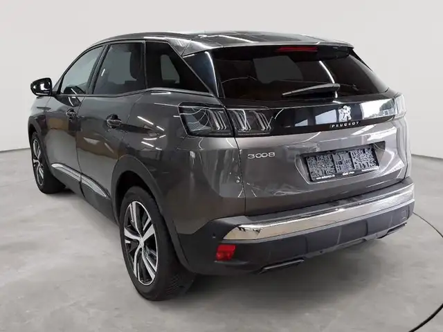 Peugeot 3008 view 5