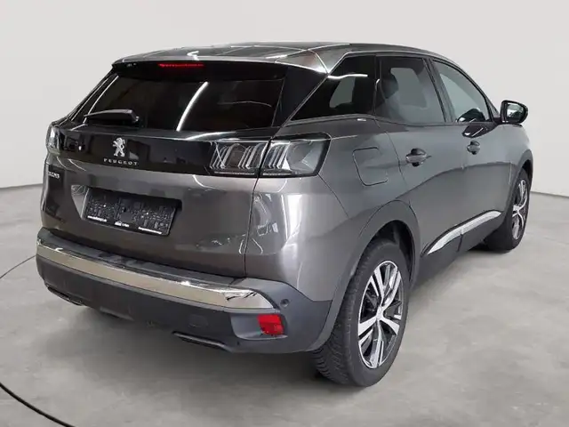 Peugeot 3008 view 4