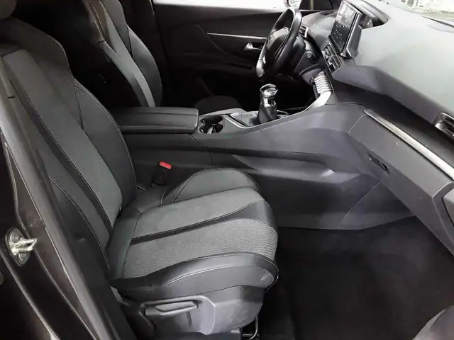 Peugeot 3008 view 8