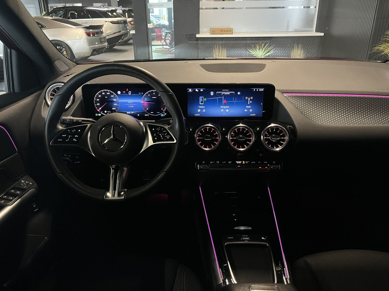 Mercedes-Benz GLA 180 PROGRESSIVE/KEYLESS/LED/NIGHT/KAMERA/DAB — photo 12