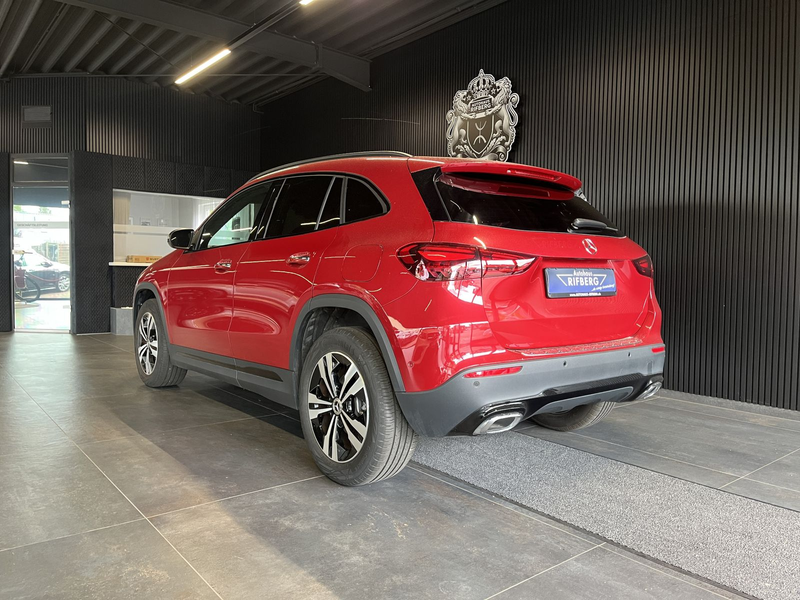 Mercedes-Benz GLA 180 PROGRESSIVE/KEYLESS/LED/NIGHT/KAMERA/DAB — photo 4