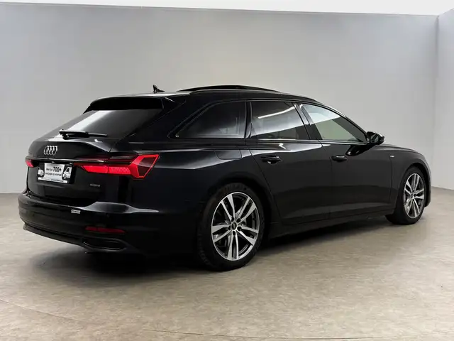 Audi A6 view 12