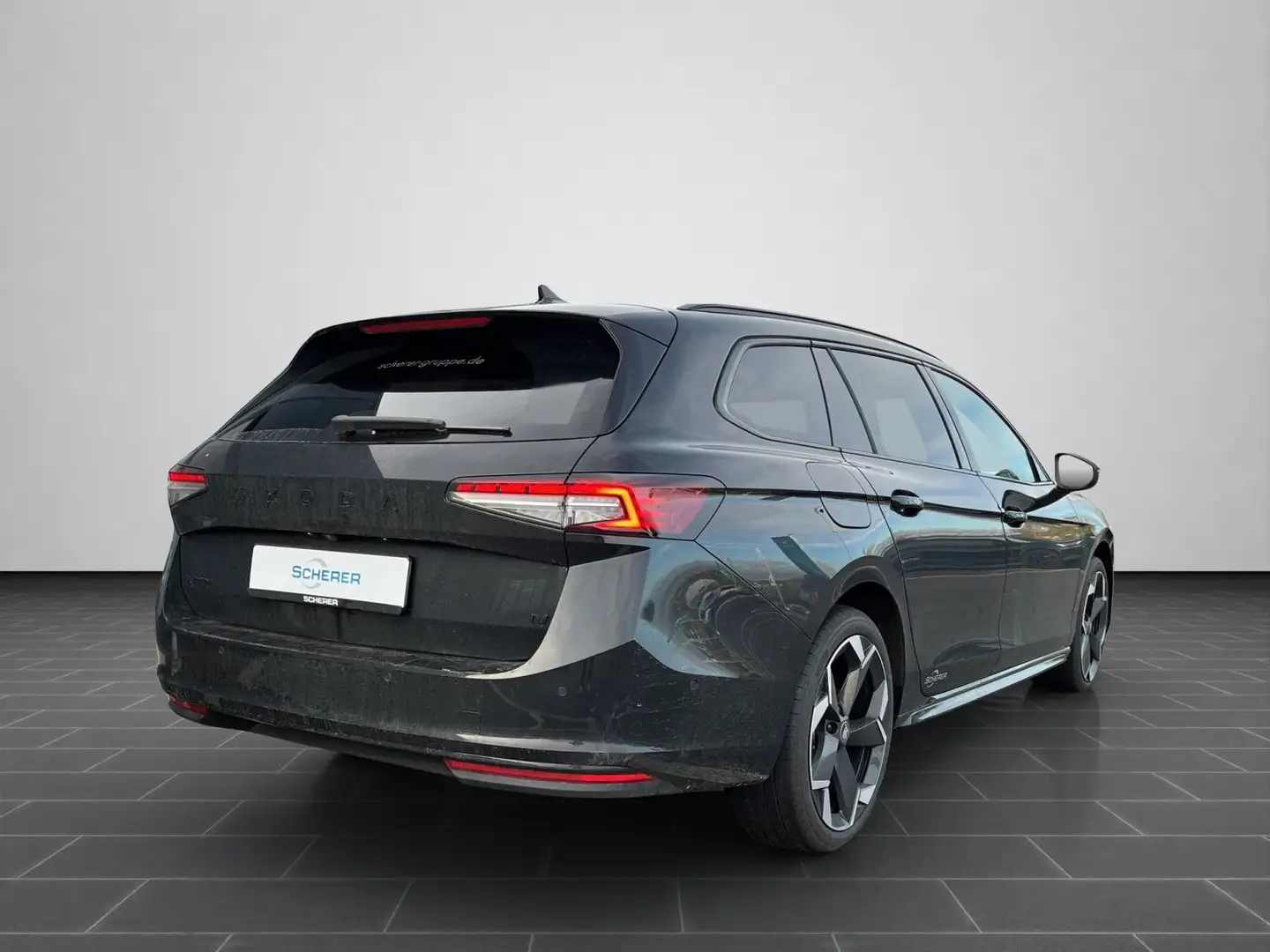 Skoda Superb Combi Sportline 1,5 TSI i.V.  plugin-Hybr Schwarz - 2