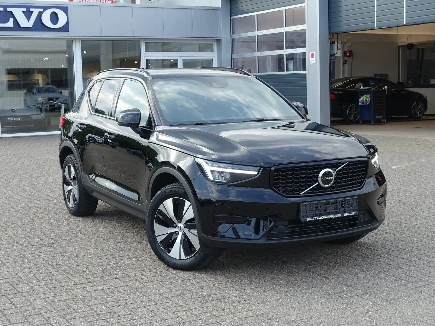Volvo XC40 Recharge T4 Recharge Plus Dark/Kamera/H&K Schwarz - 2