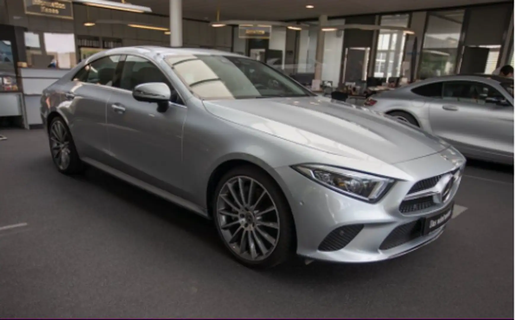 Mercedes-Benz CLS 450 EQ Boost 4Matic Aut. Stříbrná - 2