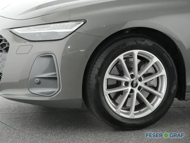 Audi A6 view 14