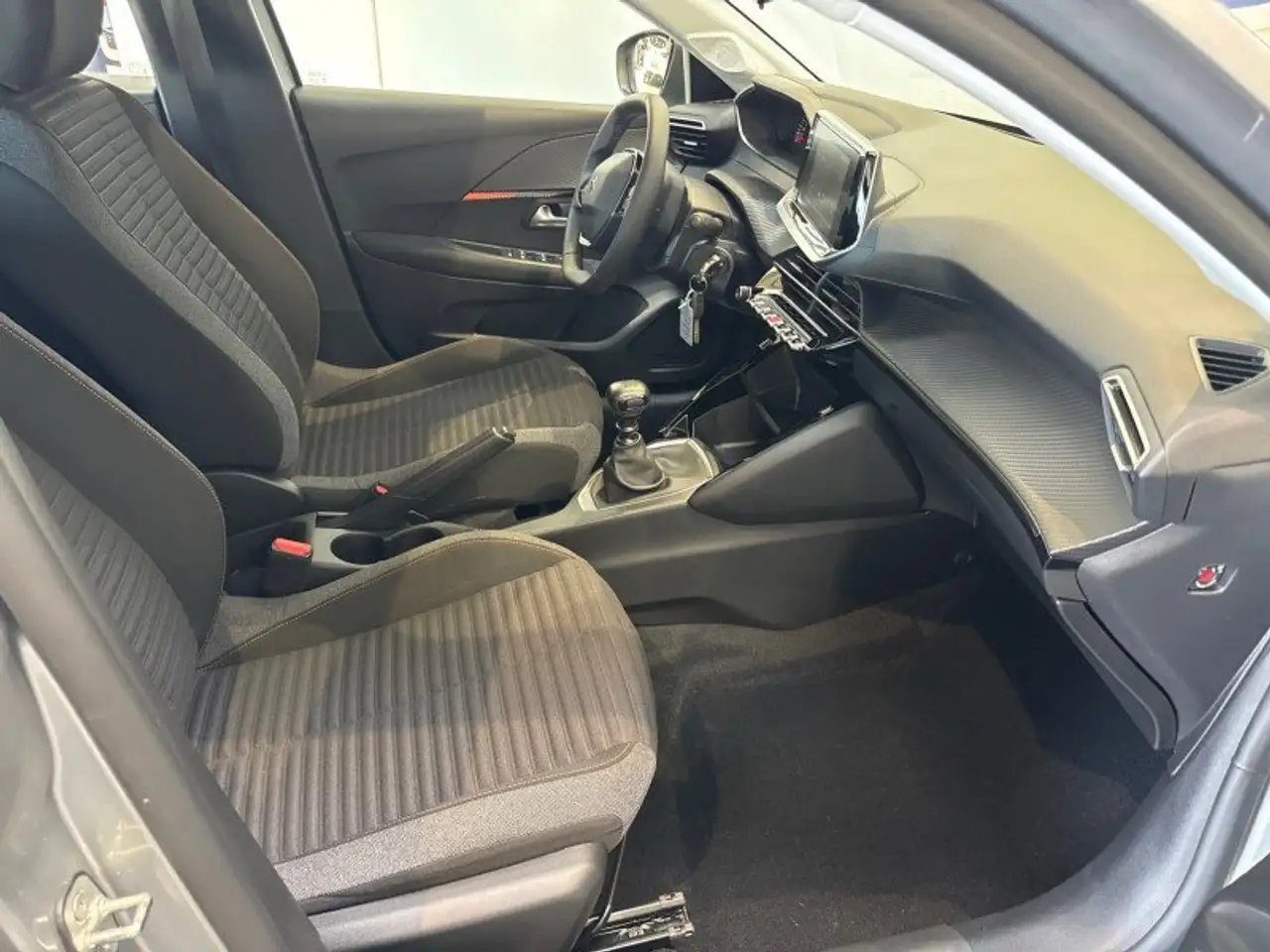 Peugeot 208 208 — photo 7