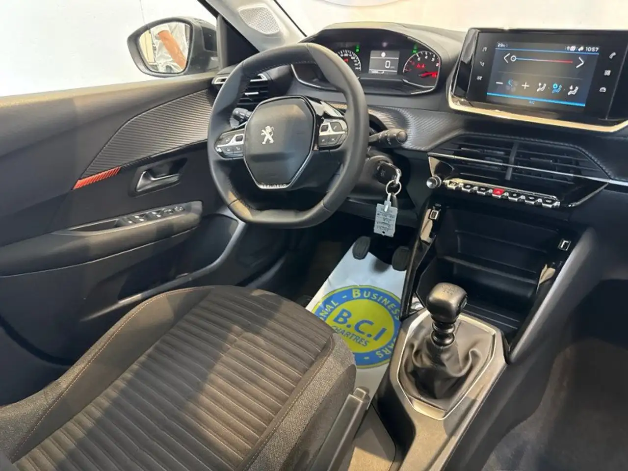 Peugeot 208 208 — photo 8