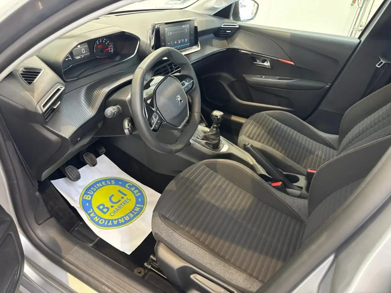 Peugeot 208 208 — photo 6