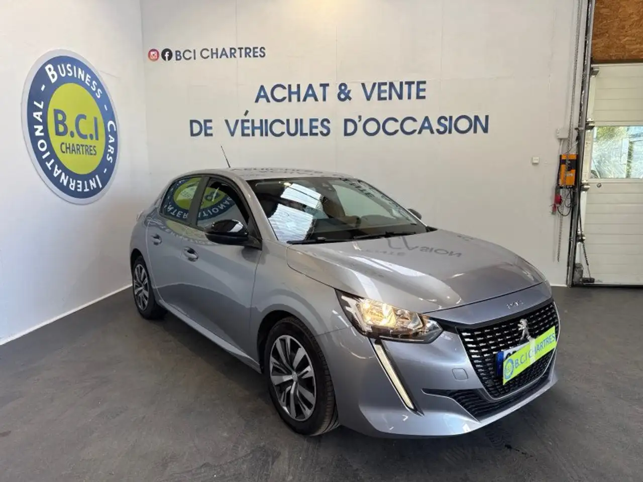 Peugeot 208 208 — photo 2