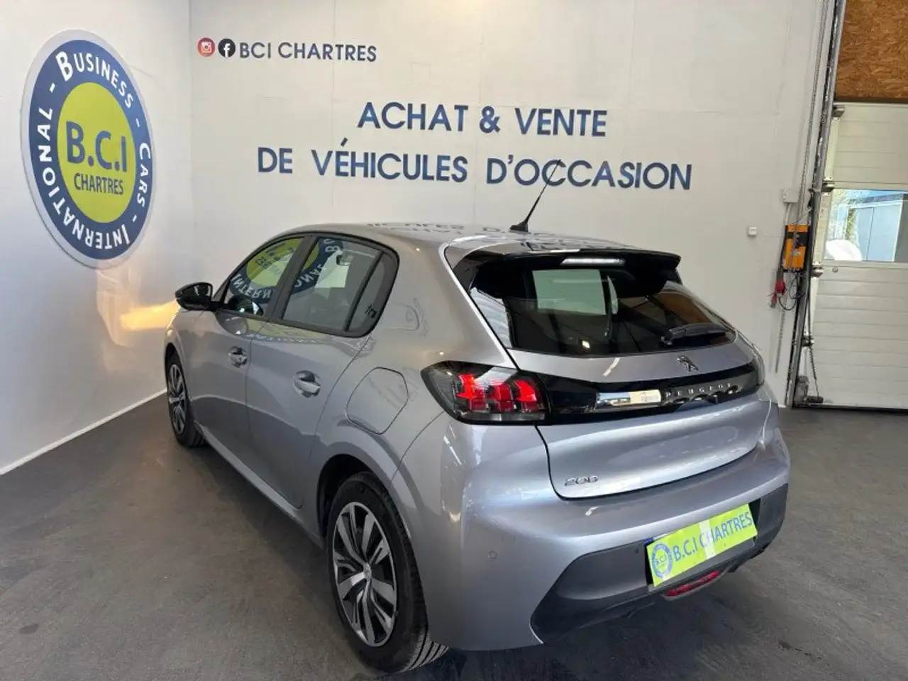 Peugeot 208 208 — photo 4