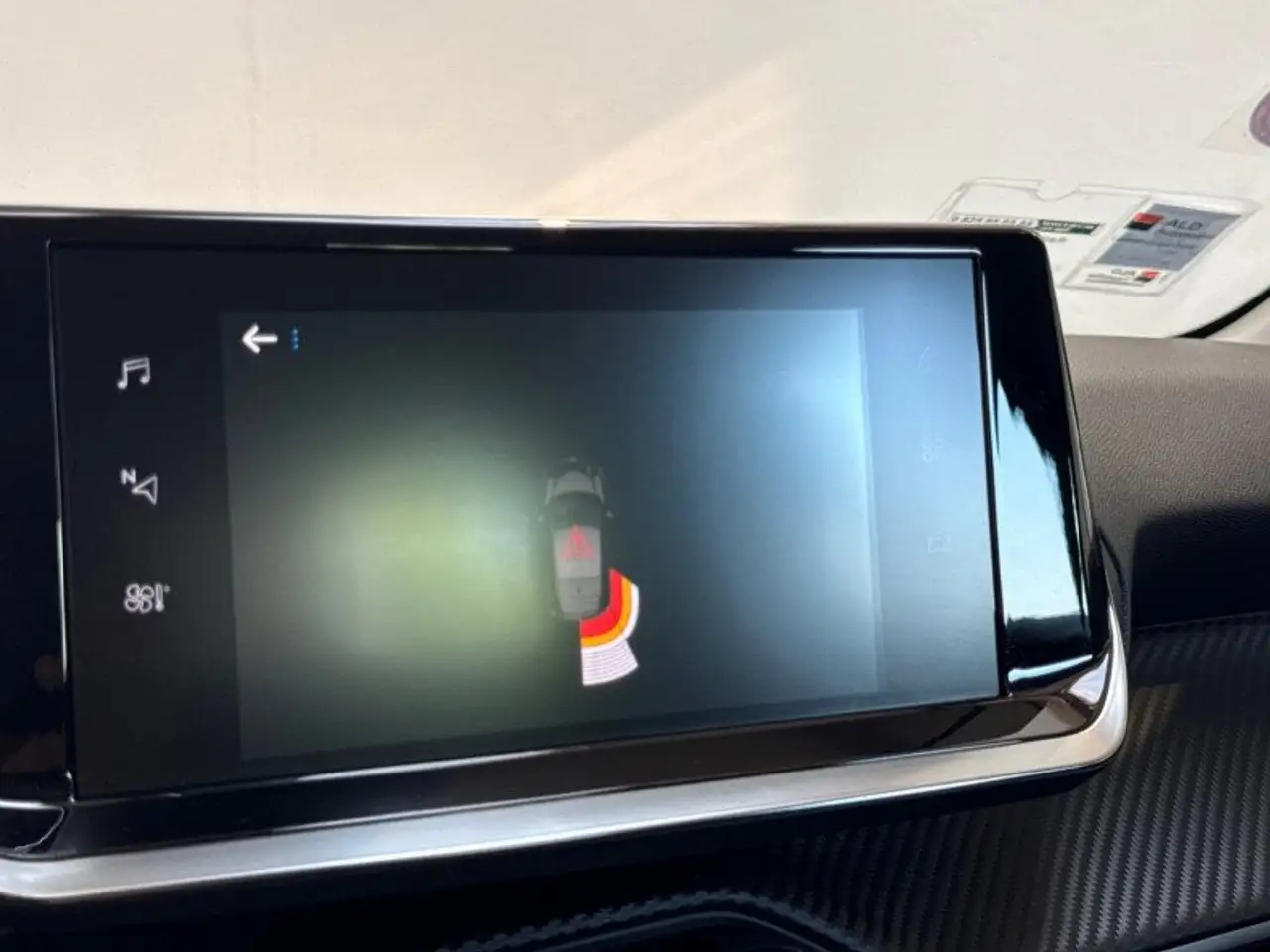 Peugeot 208 208 — photo 10