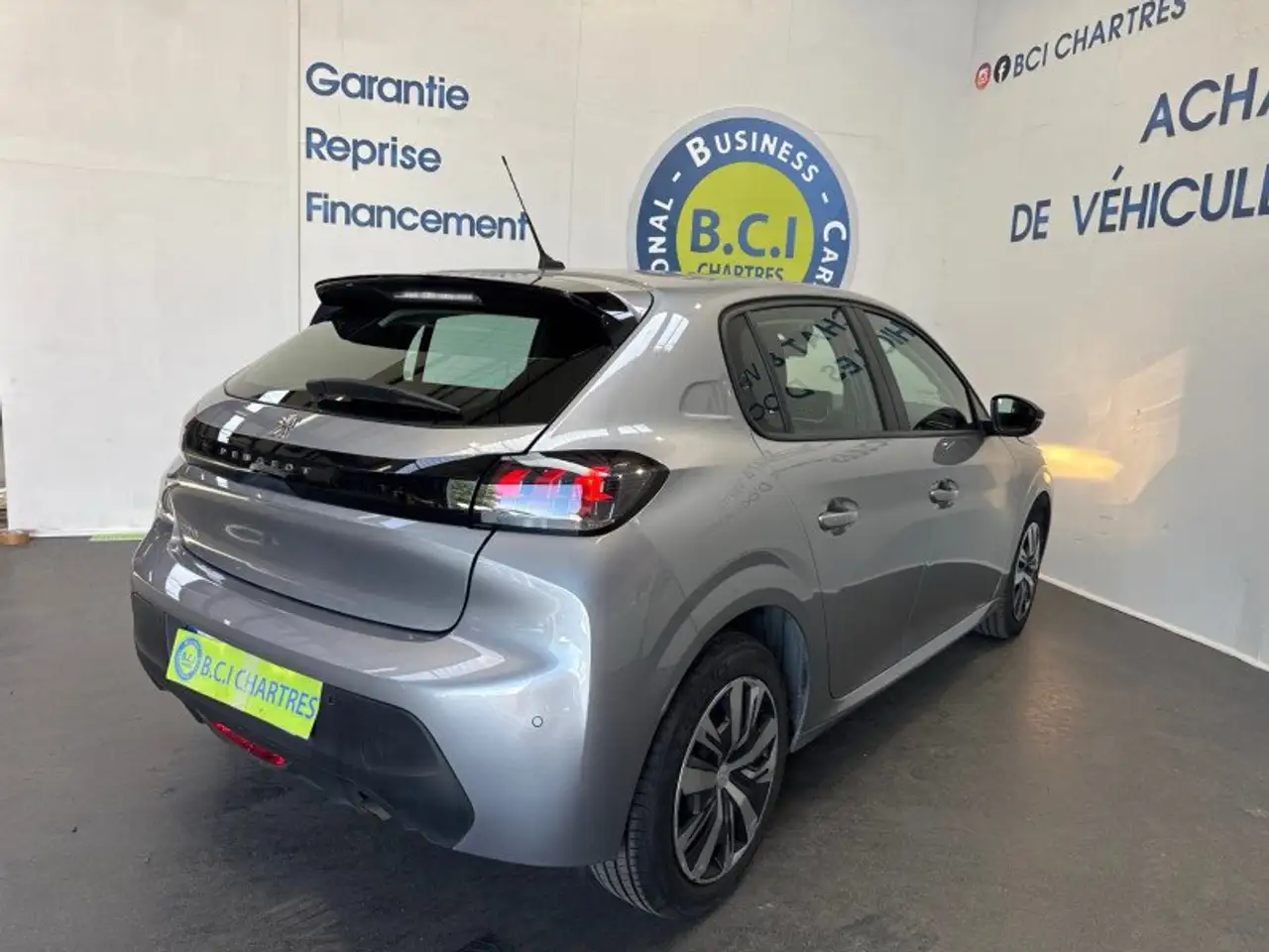 Peugeot 208 208 — photo 5