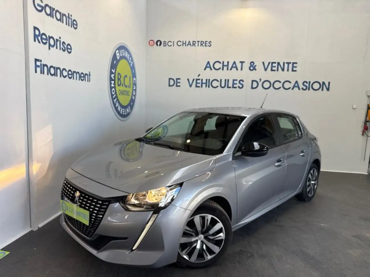 Peugeot 208 208