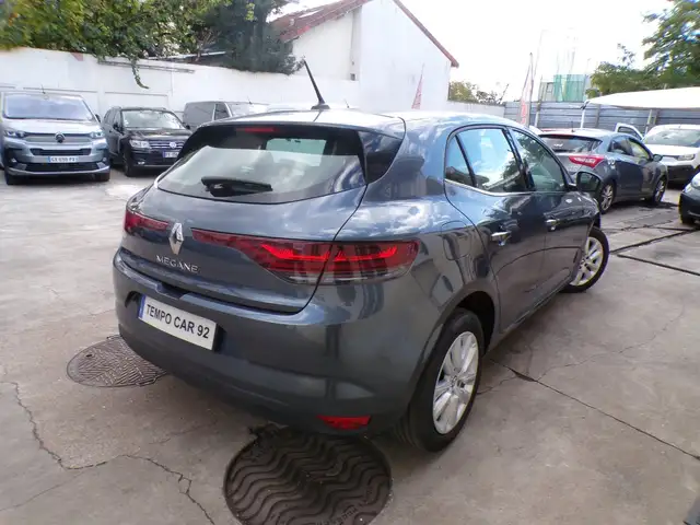 Renault Megane view 2