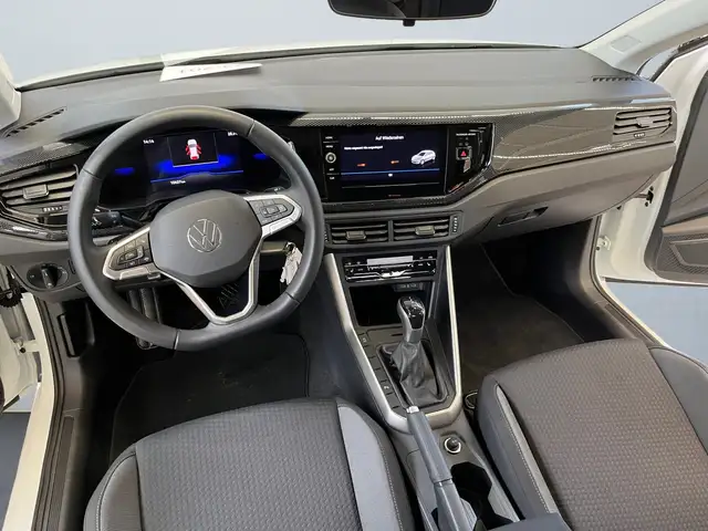 Volkswagen Polo view 8