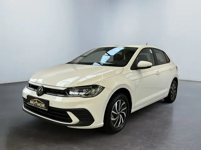 Volkswagen Polo view 2