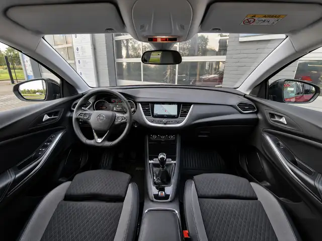 Opel Grandland X view 3