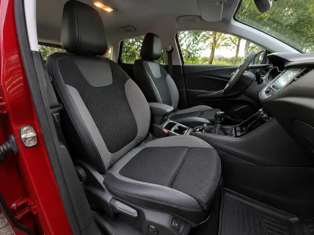 Opel Grandland X view 6