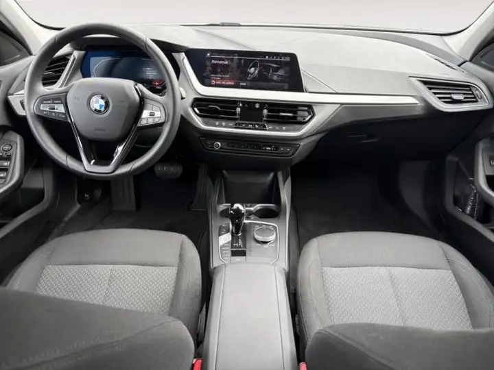 BMW 116 116iA 109ch Business Design DKG7 — photo 10