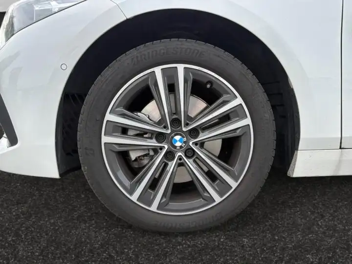 BMW 116 116iA 109ch Business Design DKG7 — photo 14