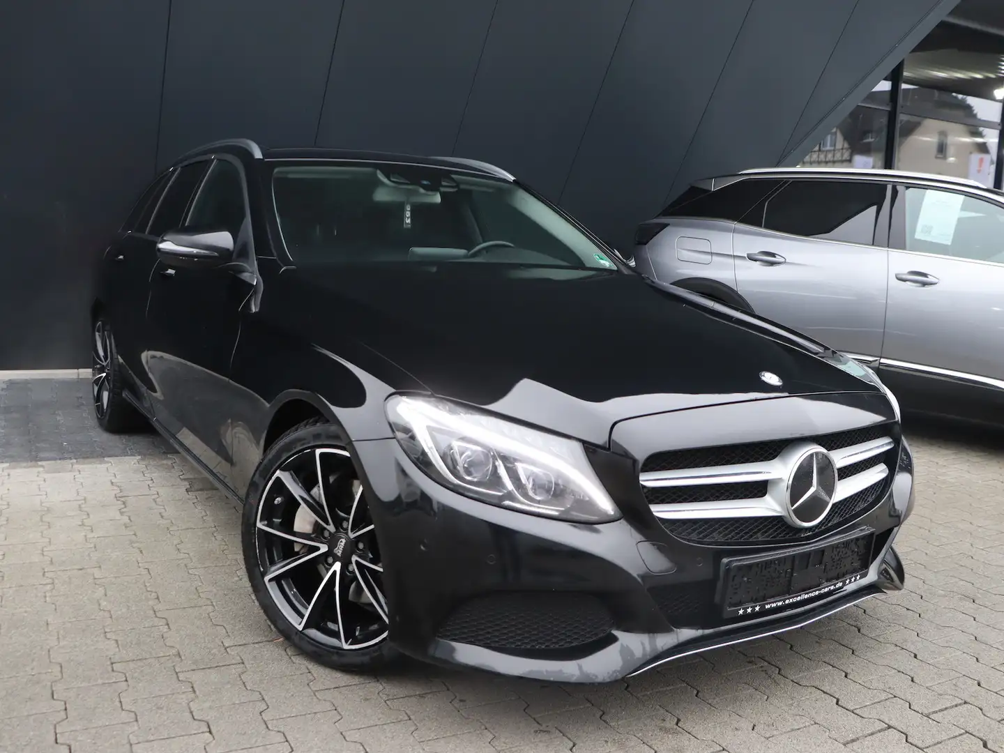 Mercedes-Benz C 250 d T Avantgarde PANORAMA / LED / DISTRONIC+ Чорний - 1