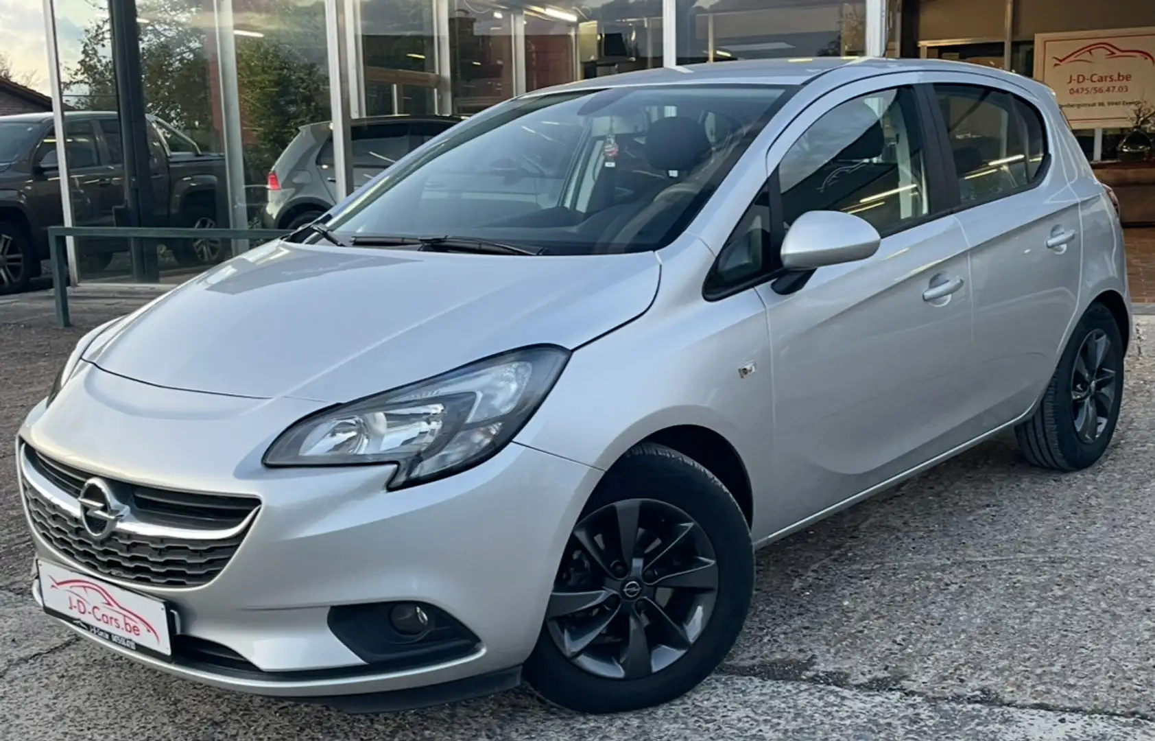 Opel Corsa Corsa 1.2 benzine met slechts 12.351km!!! Zilver - 1