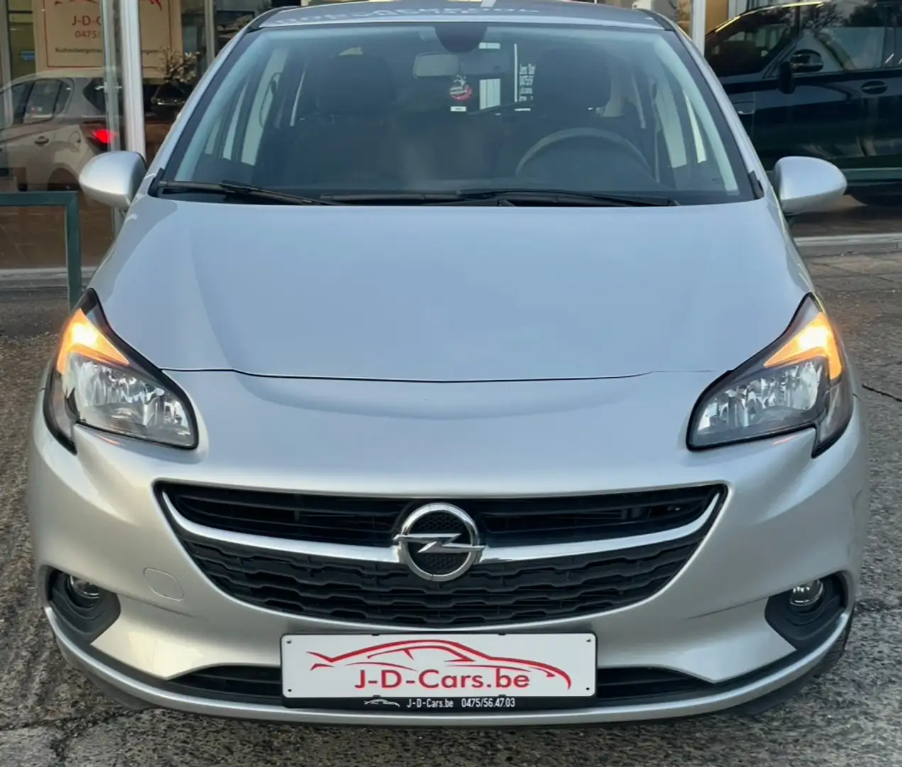 Opel Corsa Corsa 1.2 benzine met slechts 12.351km!!! Zilver - 2
