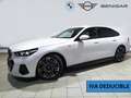 BMW i5 eDrive40 Weiß - thumbnail 1