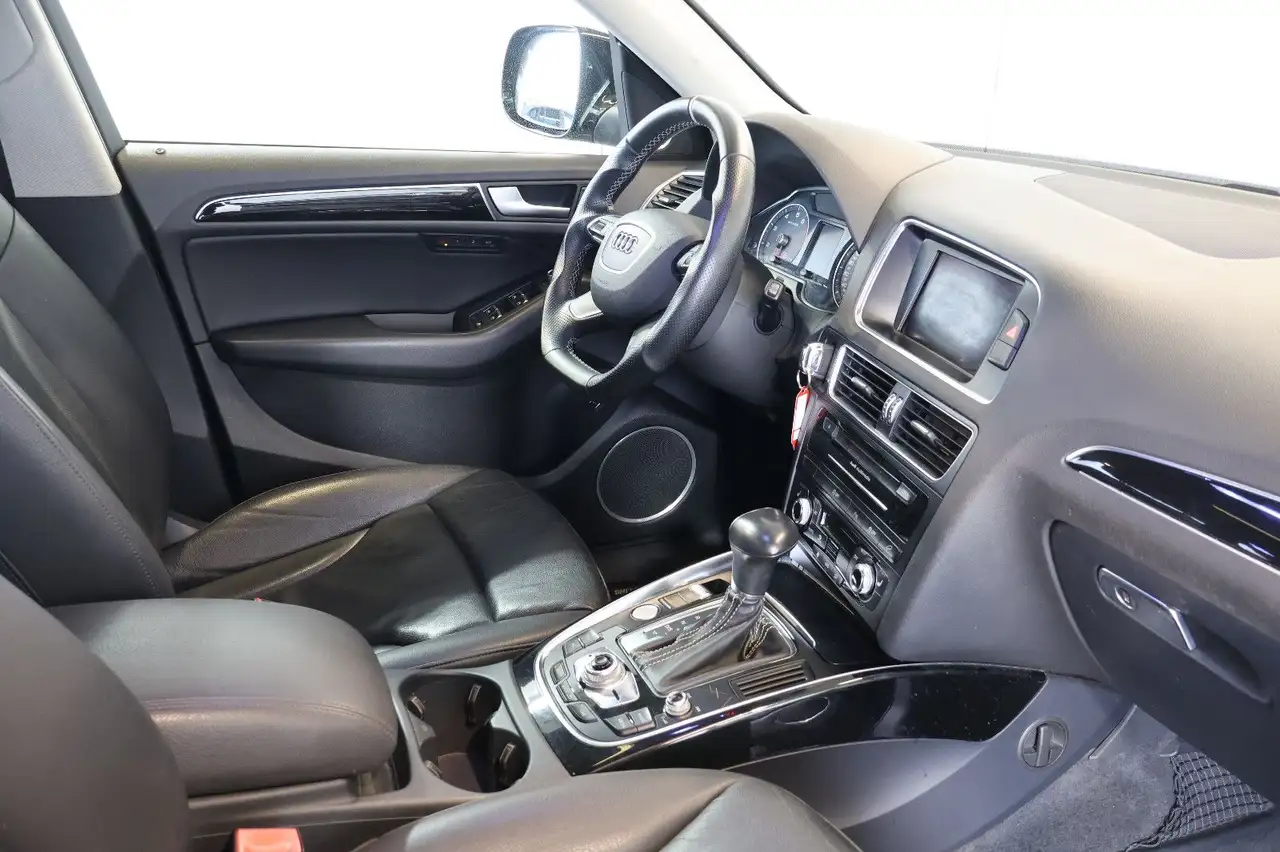 Audi Q5 3.0 TFSI quattro 272 ch S line • Boîte auto • Toit pano • Bang & Olufsen • Caméra • Keyless