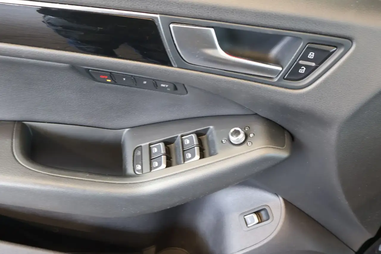 Audi Q5 3.0 TFSI quattro 272 ch S line • Boîte auto • Toit pano • Bang & Olufsen • Caméra • Keyless