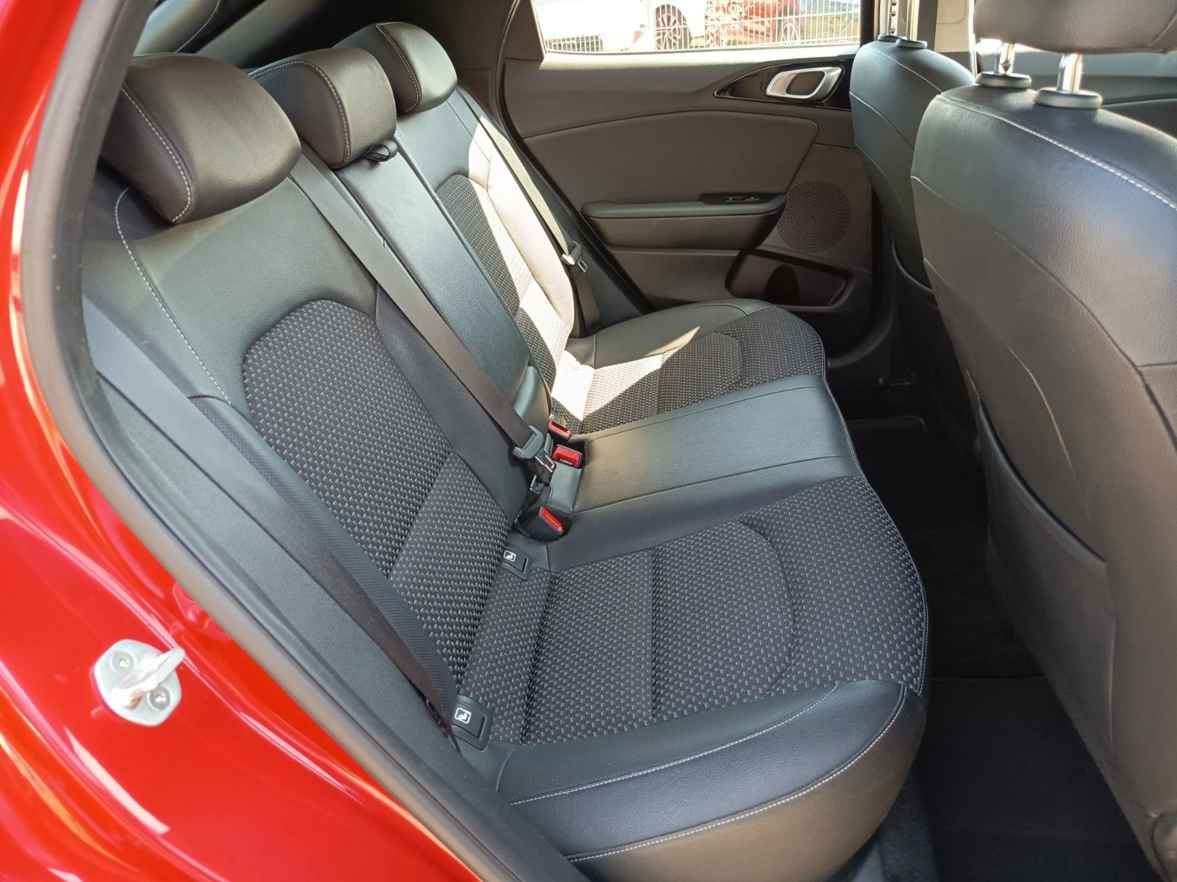 Kia XCeed Spirit Automatik — photo 13
