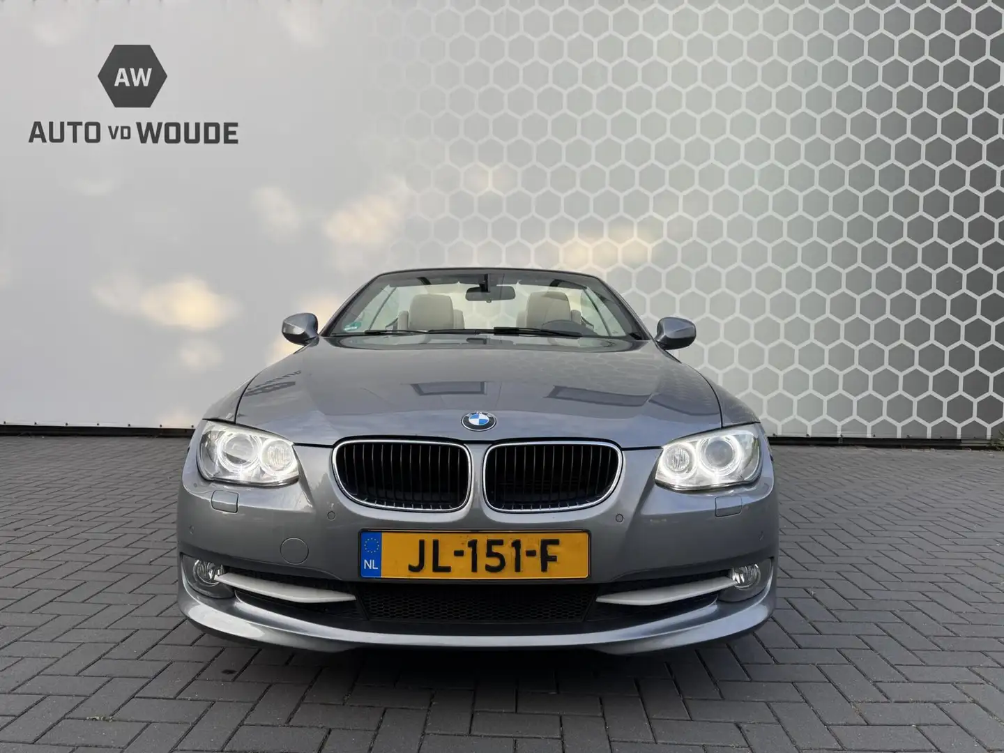 BMW 320 3-serie Cabrio 320d High Executive Leer Xenon Grijs - 2