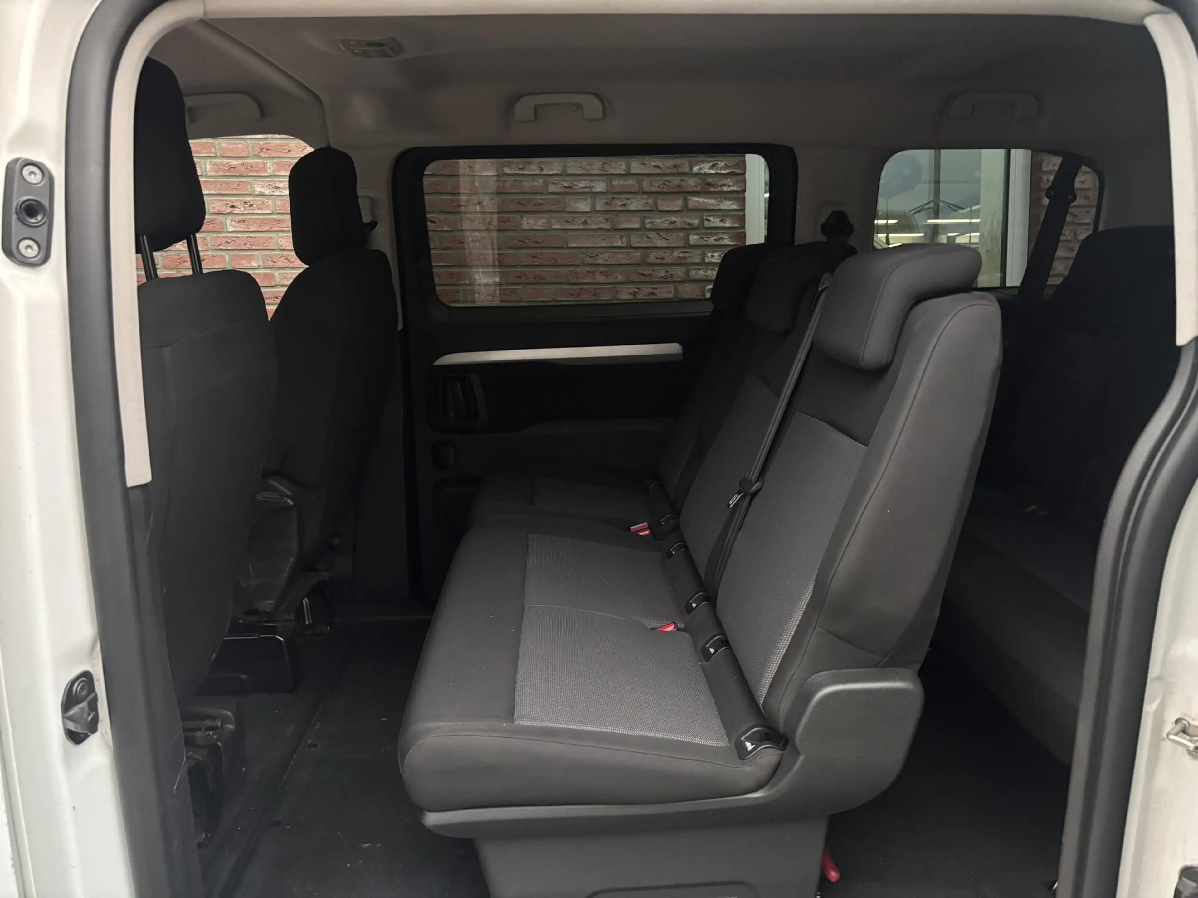 Peugeot e-Traveller Expert L2 Business Active Pack EV 50kWh 136pk | 8- — photo 15