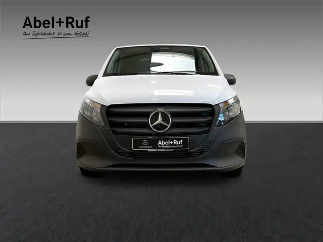 Mercedes-Benz Vito view 2