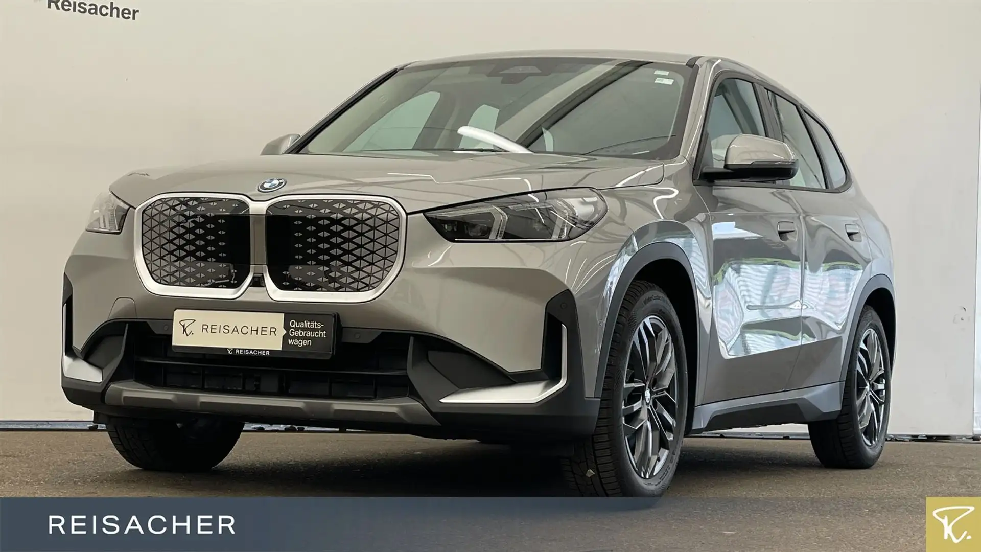 BMW iX1 IX1 A XDRIVE30 LCPro AdaptLED 360 HUD SHZ 18"LM Argent - 1