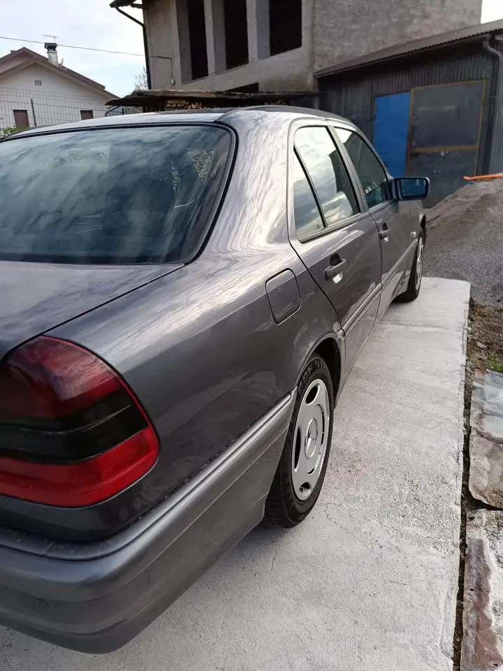 Mercedes-Benz C 180 Classic Special, foto 2