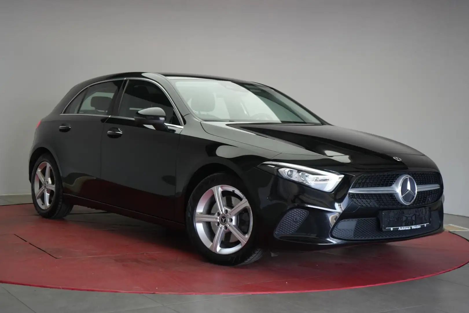 Mercedes-Benz A 220 4Matic 7G-DCT Progressive Zwart - 1