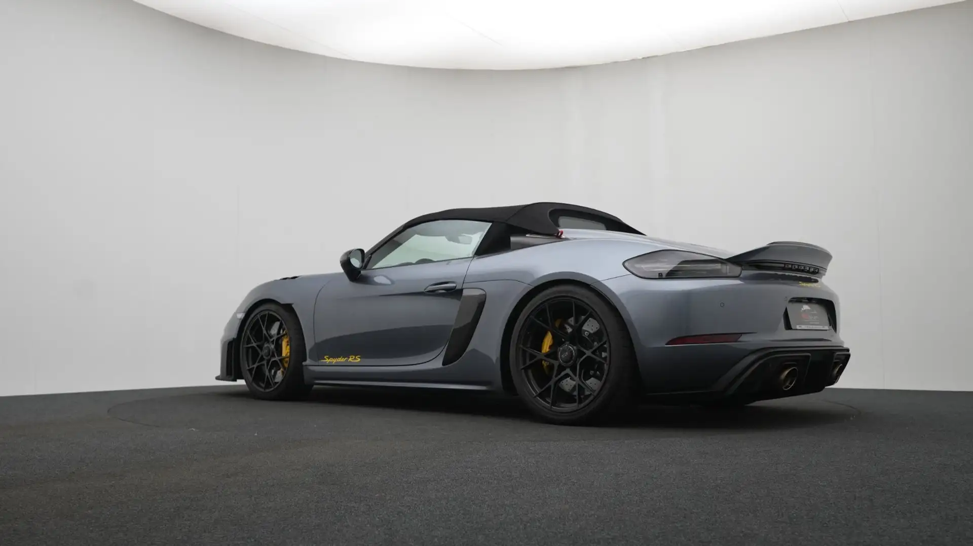 포르쉐 718 Spyder RS PDK 2023 건메탈 사진 3