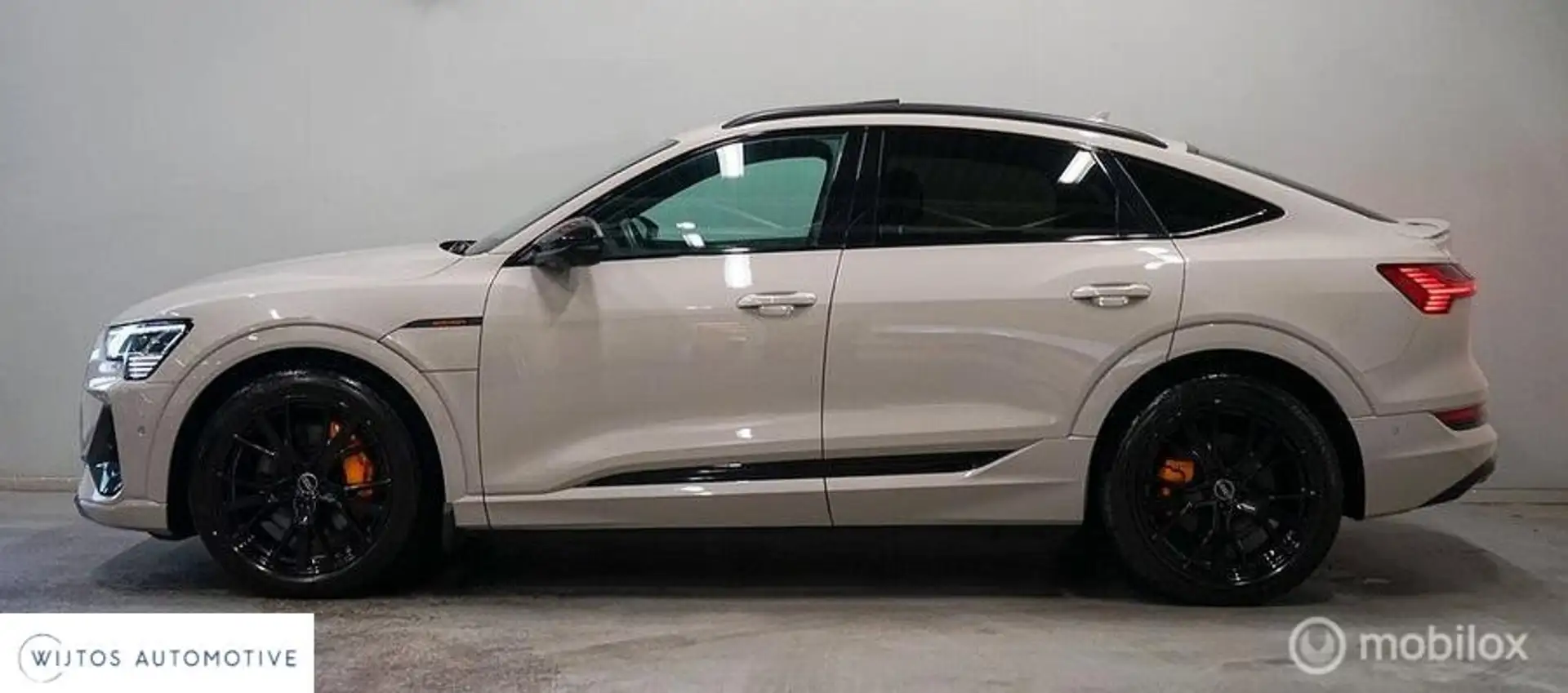 Audi e-tron Sportback 55 quattro S black ed., Night Vision Beige - 2