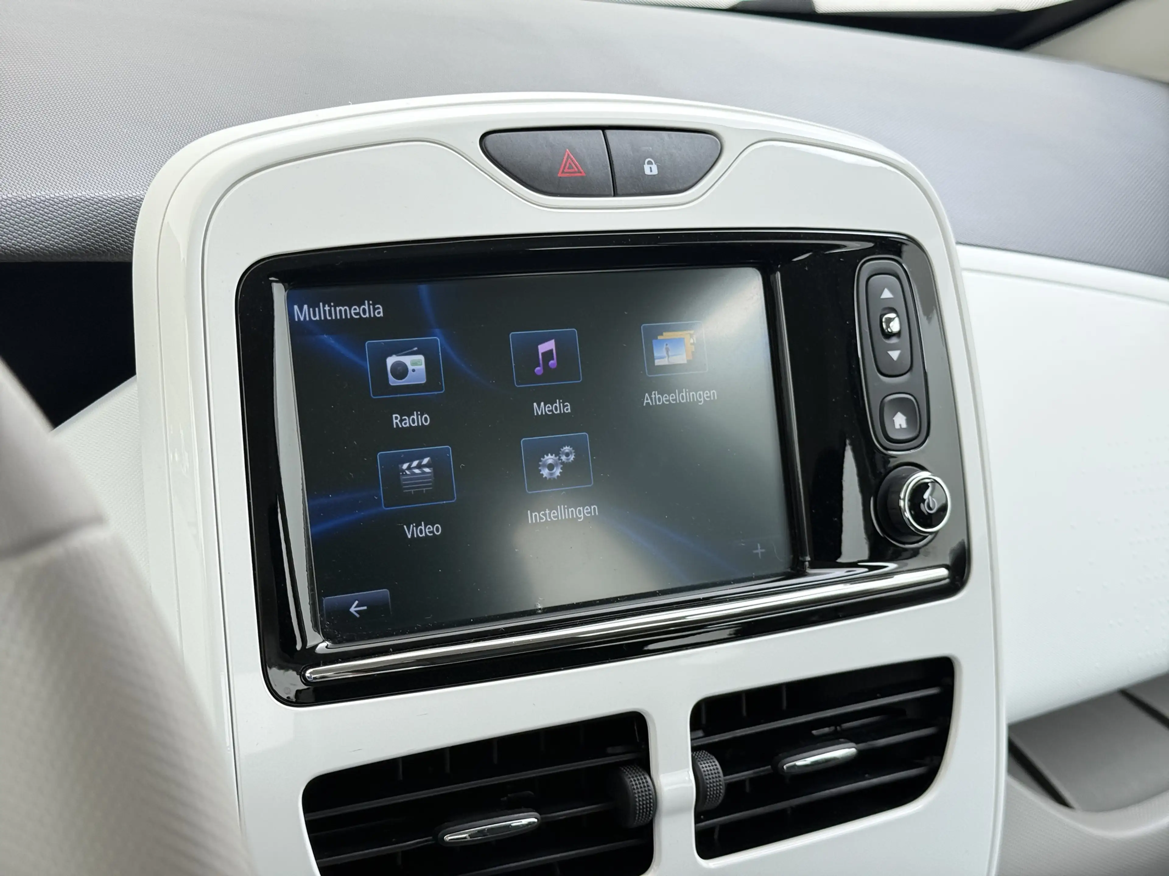 Renault ZOE R90 Life 41kWh Eigen Accu SOH 91% Apple Carplay An — photo 15