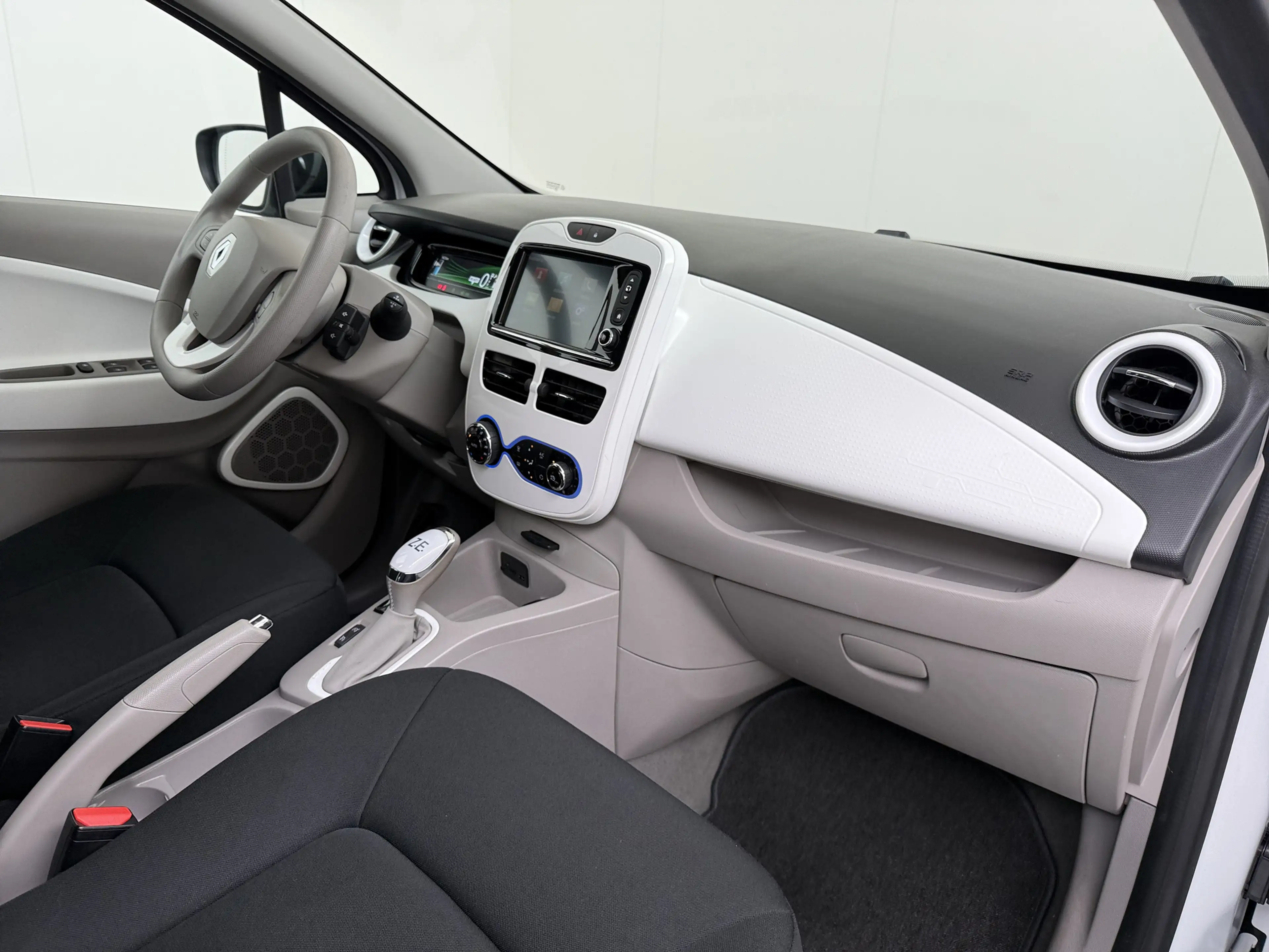 Renault ZOE R90 Life 41kWh Eigen Accu SOH 91% Apple Carplay An — photo 31