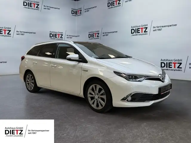 Toyota Auris Touring Sports 1.8 Hybrid Executive*PANO