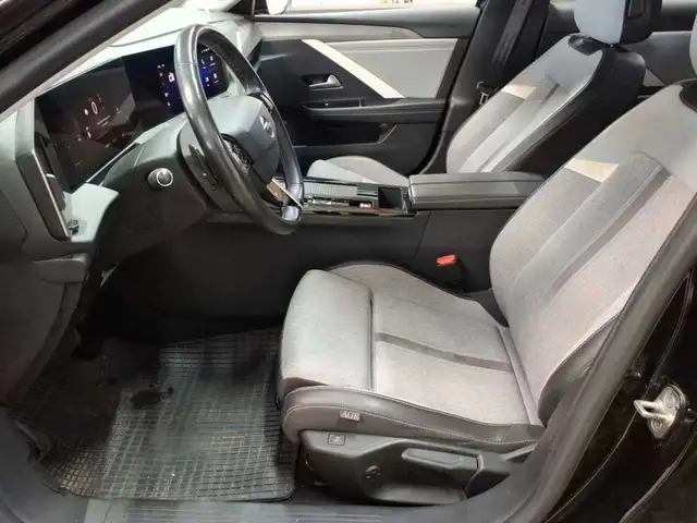Opel Astra view 7