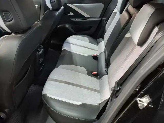 Opel Astra view 13