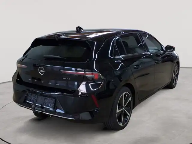 Opel Astra view 4