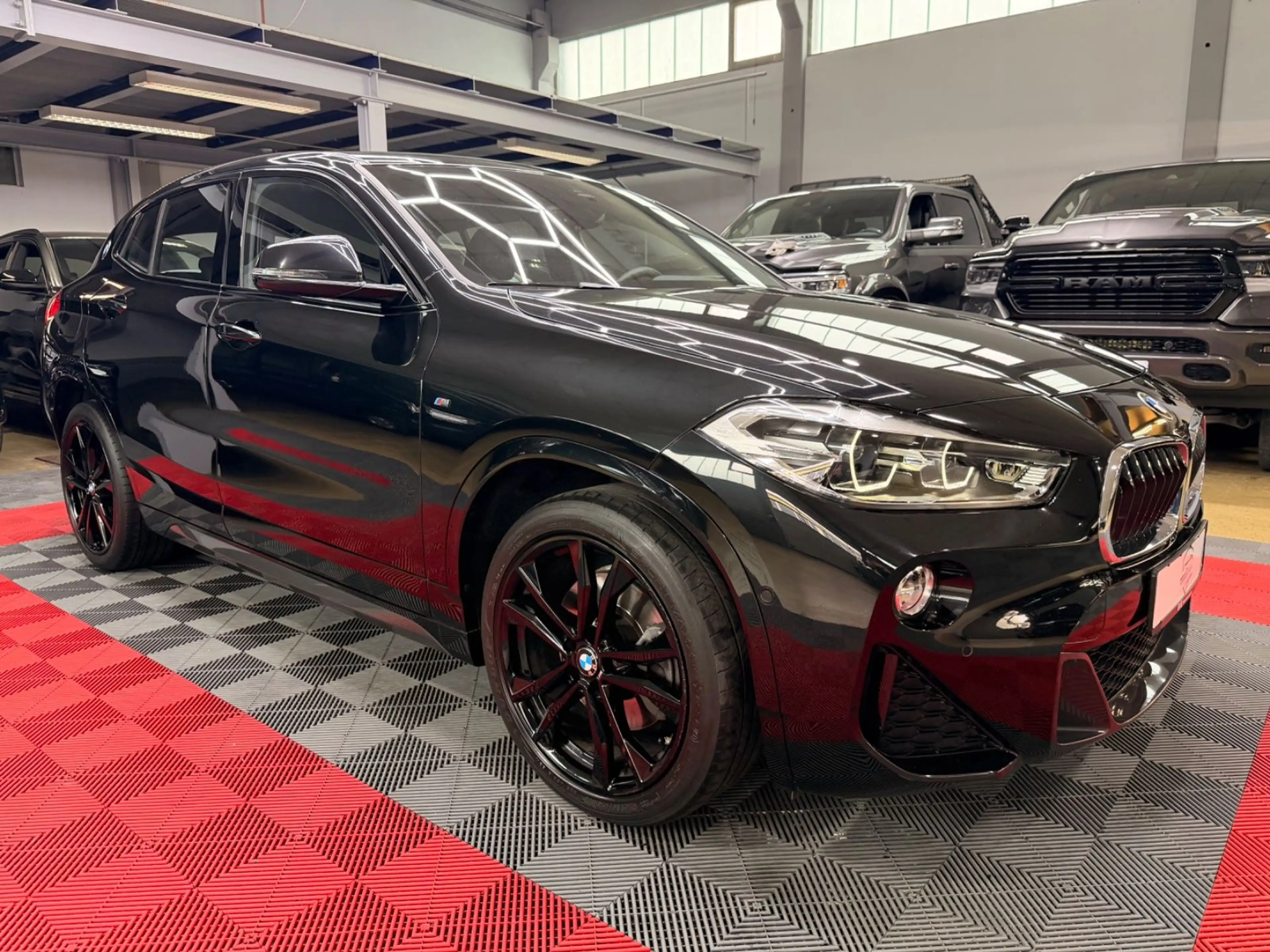 BMW X2 sDrive 20 i M Sport Head-Up SHZ Navi LED AHK — photo 11